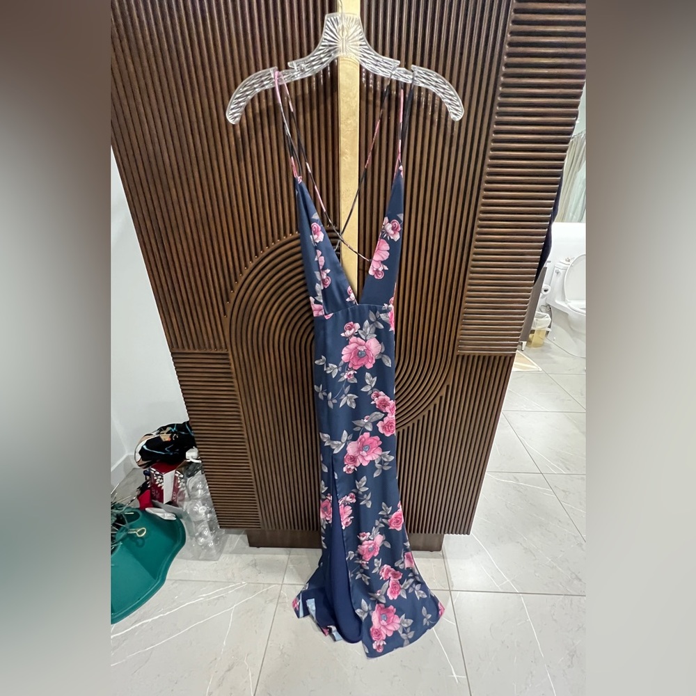 Floral Fame and Partner’s Surreal Dreamer Size 6 Dress